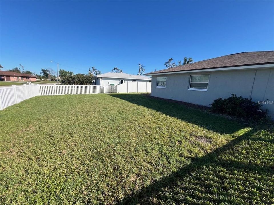 В аренду: $1,950 (3 спален, 2 ванн, 1423 Квадратных фут)