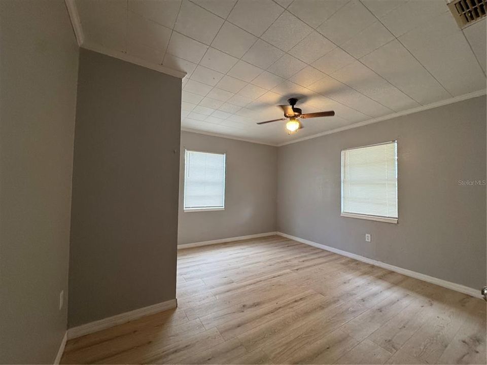 出租: $1,200 (3 贝兹, 2 浴室, 1064 平方英尺)