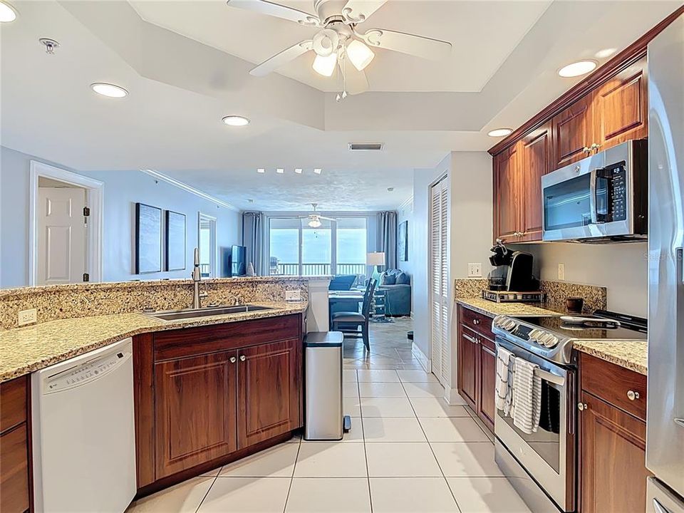 На продажу: $790,000 (3 спален, 3 ванн, 2475 Квадратных фут)