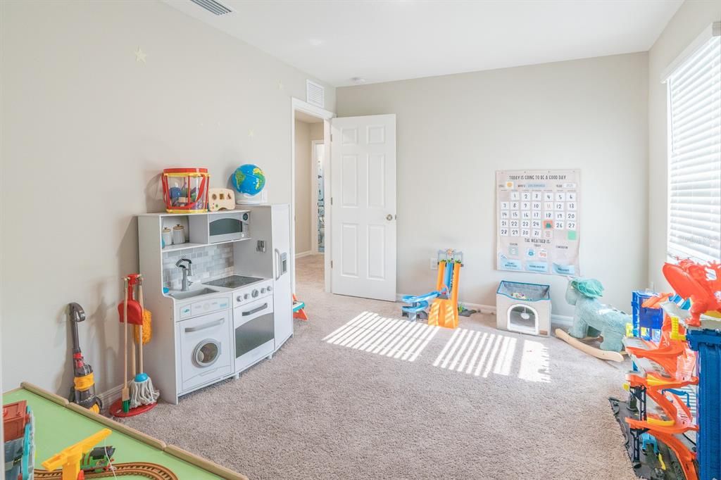 For Sale: $385,000 (4 beds, 2 baths, 2039 Square Feet)