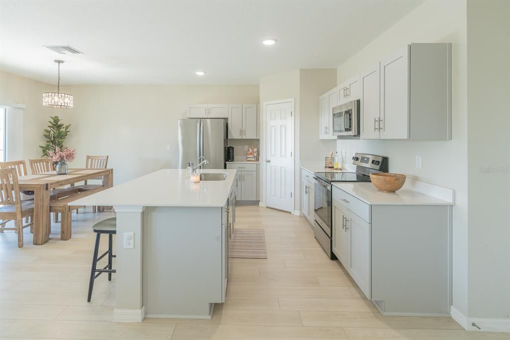 For Sale: $385,000 (4 beds, 2 baths, 2039 Square Feet)