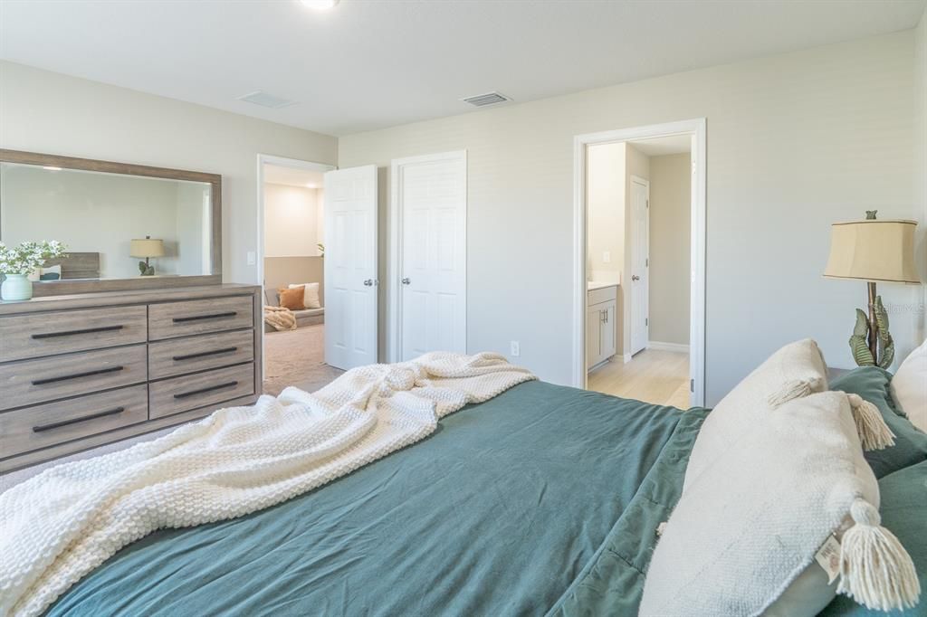 For Sale: $385,000 (4 beds, 2 baths, 2039 Square Feet)