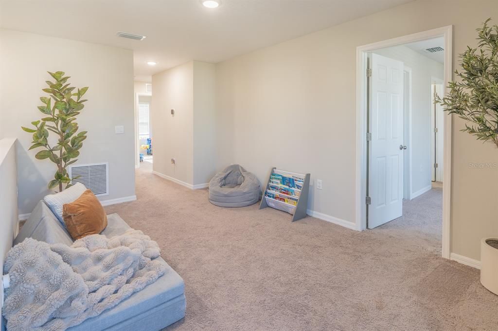 For Sale: $385,000 (4 beds, 2 baths, 2039 Square Feet)