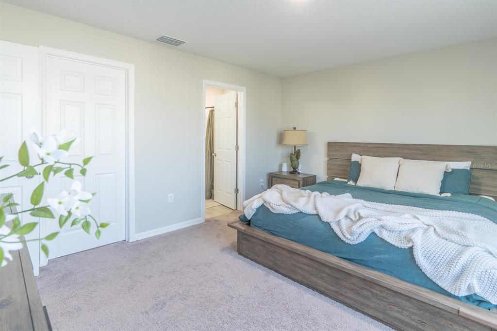 For Sale: $385,000 (4 beds, 2 baths, 2039 Square Feet)