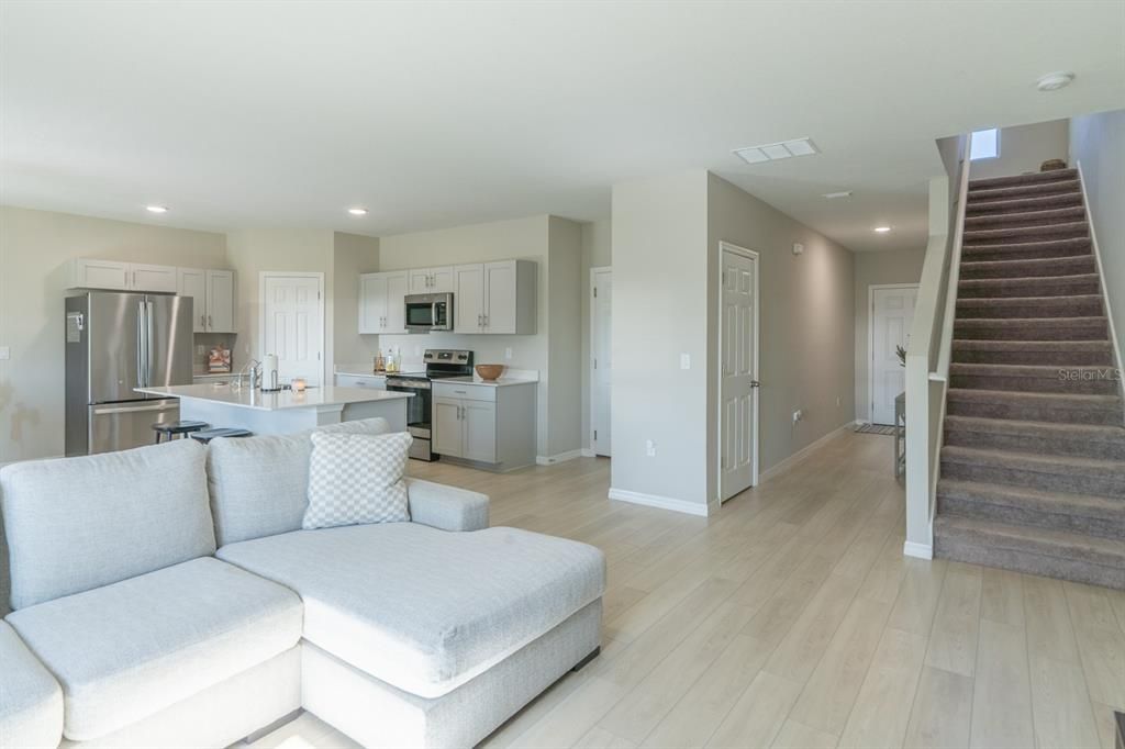 For Sale: $385,000 (4 beds, 2 baths, 2039 Square Feet)