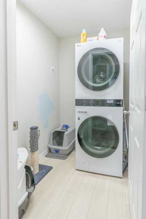 For Sale: $385,000 (4 beds, 2 baths, 2039 Square Feet)