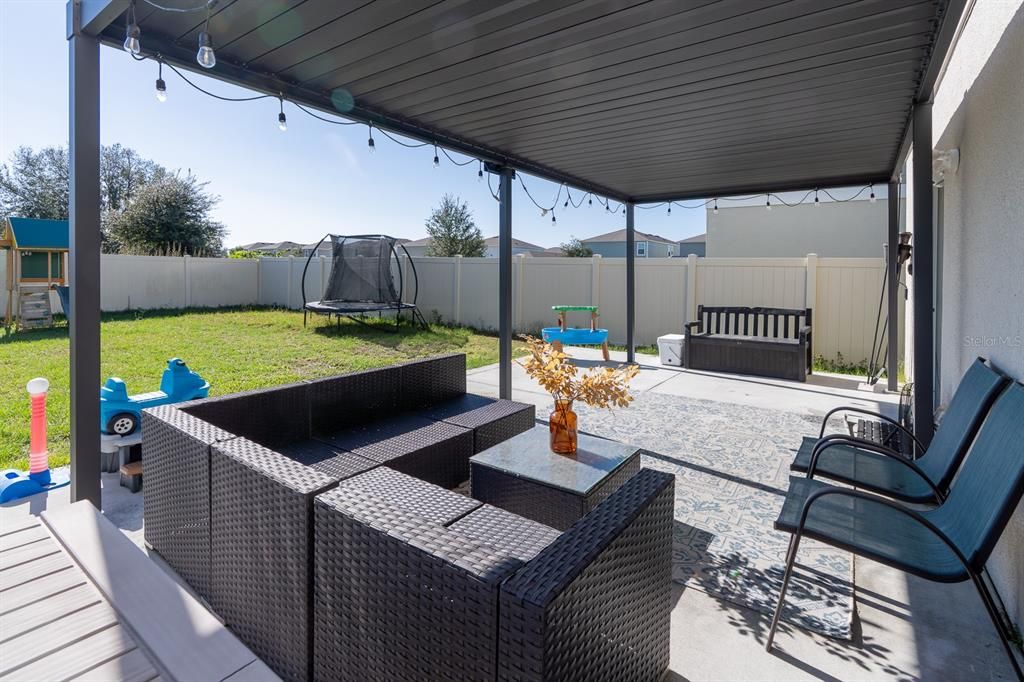 For Sale: $385,000 (4 beds, 2 baths, 2039 Square Feet)