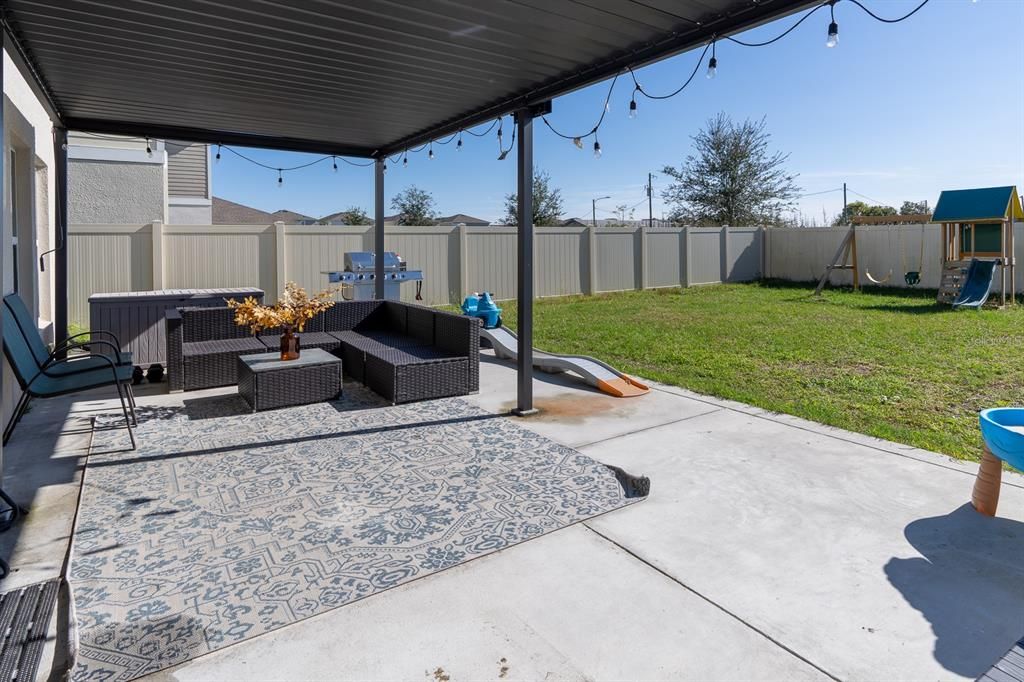 For Sale: $385,000 (4 beds, 2 baths, 2039 Square Feet)