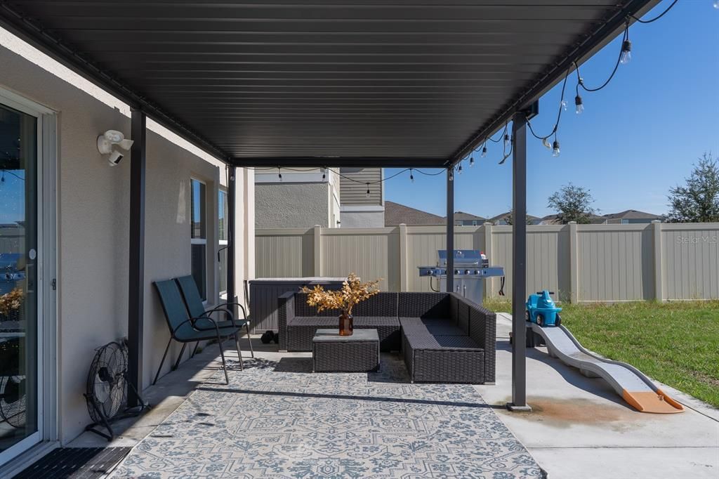 For Sale: $385,000 (4 beds, 2 baths, 2039 Square Feet)