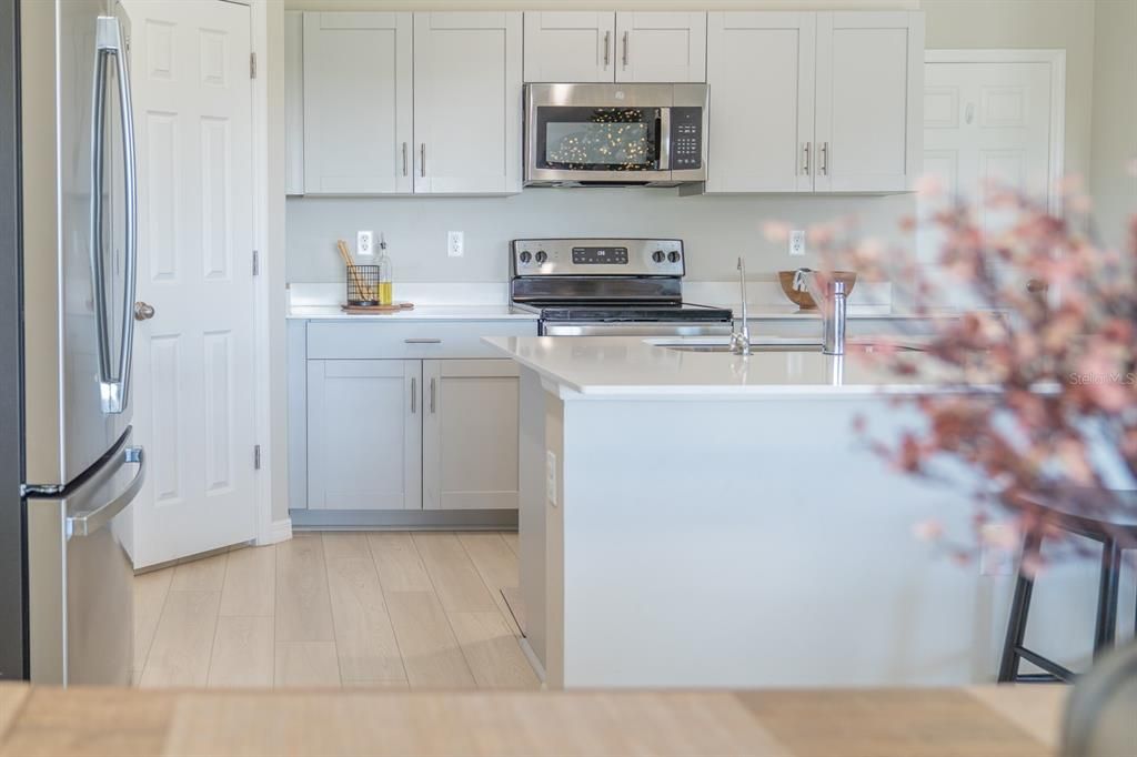 For Sale: $385,000 (4 beds, 2 baths, 2039 Square Feet)