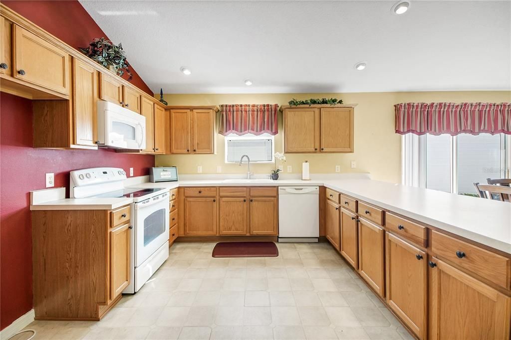 На продажу: $339,900 (3 спален, 2 ванн, 1397 Квадратных фут)