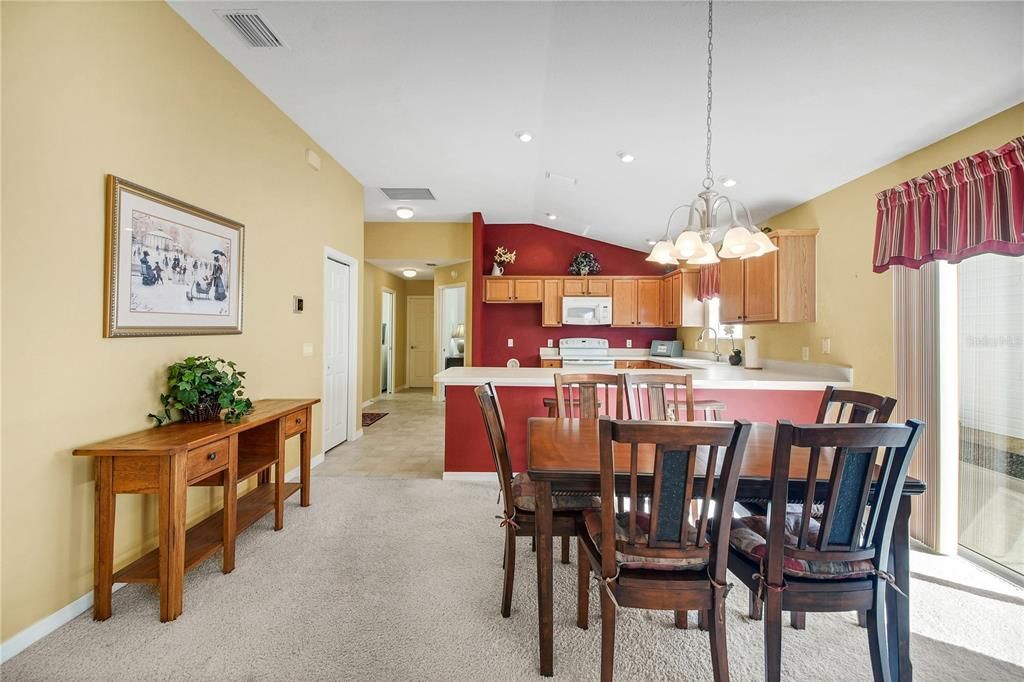 На продажу: $339,900 (3 спален, 2 ванн, 1397 Квадратных фут)