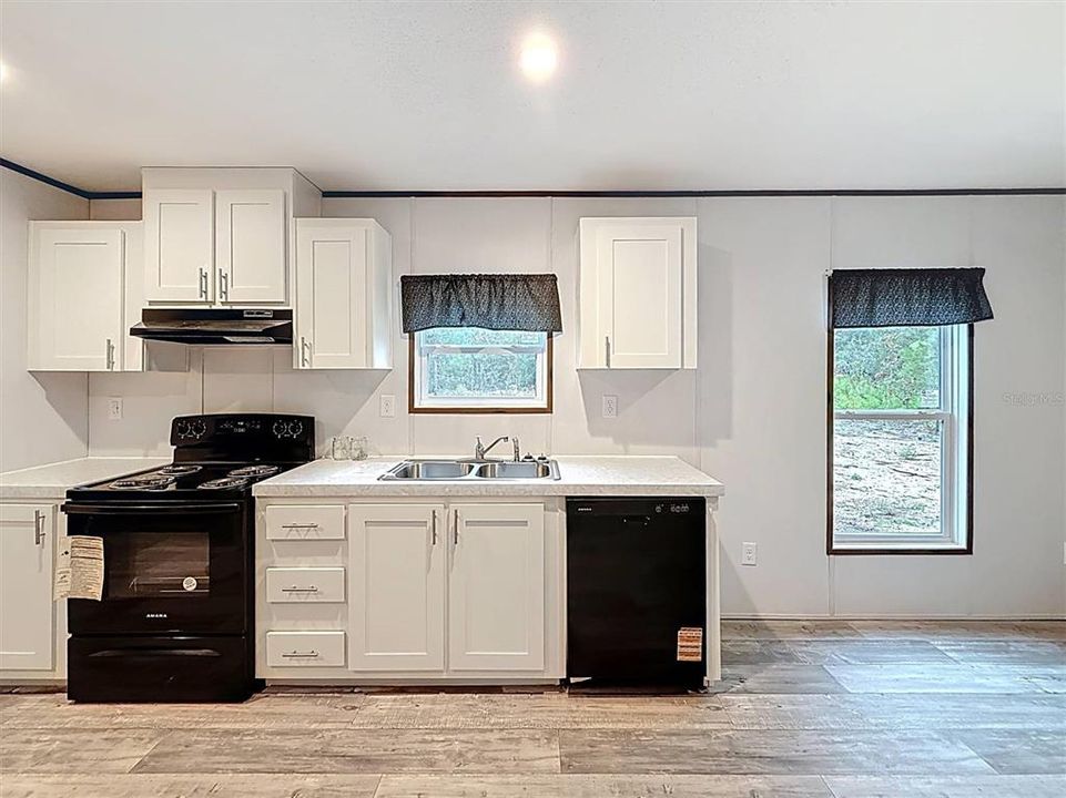 For Sale: $224,900 (4 beds, 2 baths, 1560 Square Feet)