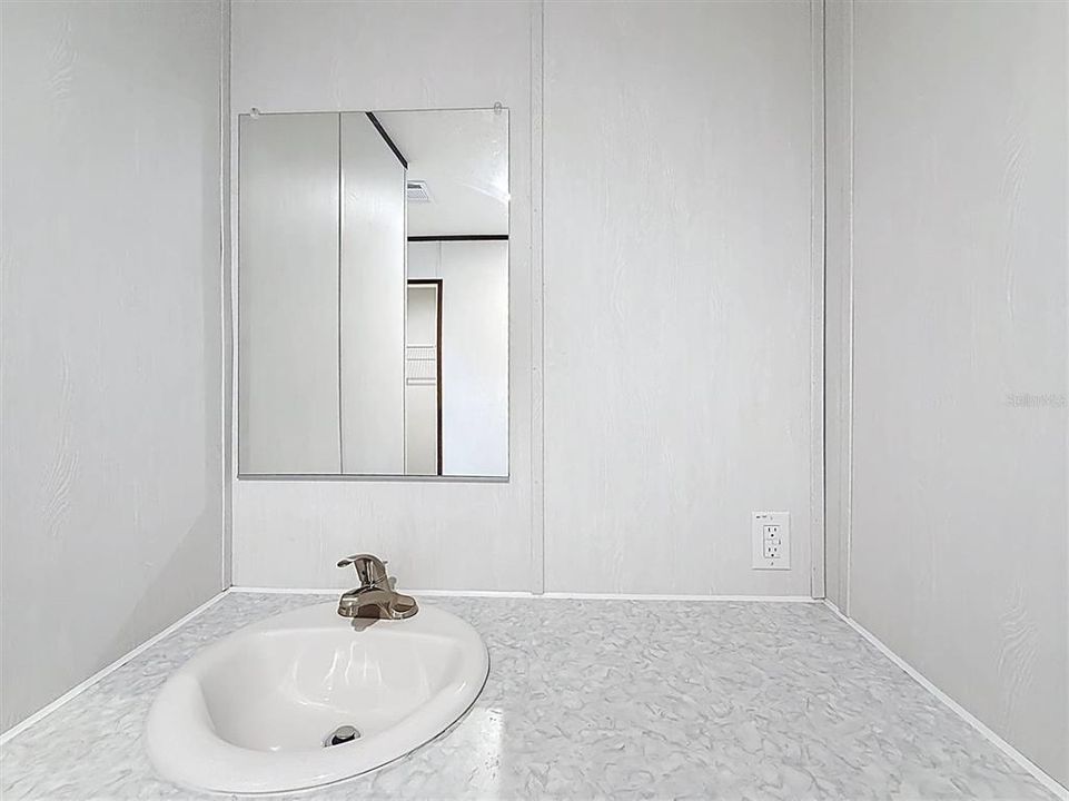 For Sale: $224,900 (4 beds, 2 baths, 1560 Square Feet)