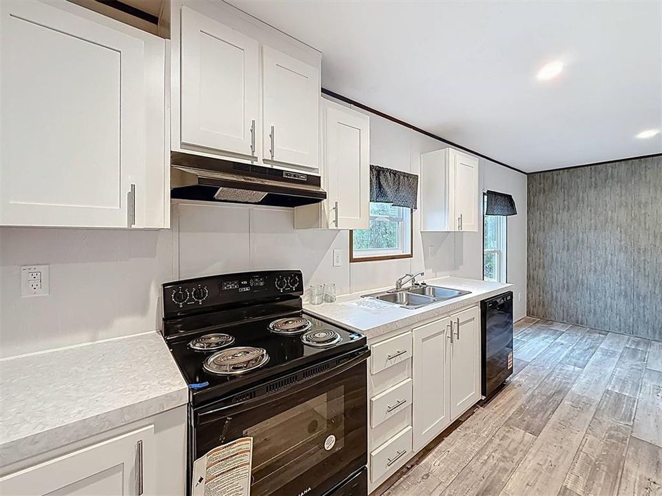 For Sale: $224,900 (4 beds, 2 baths, 1560 Square Feet)