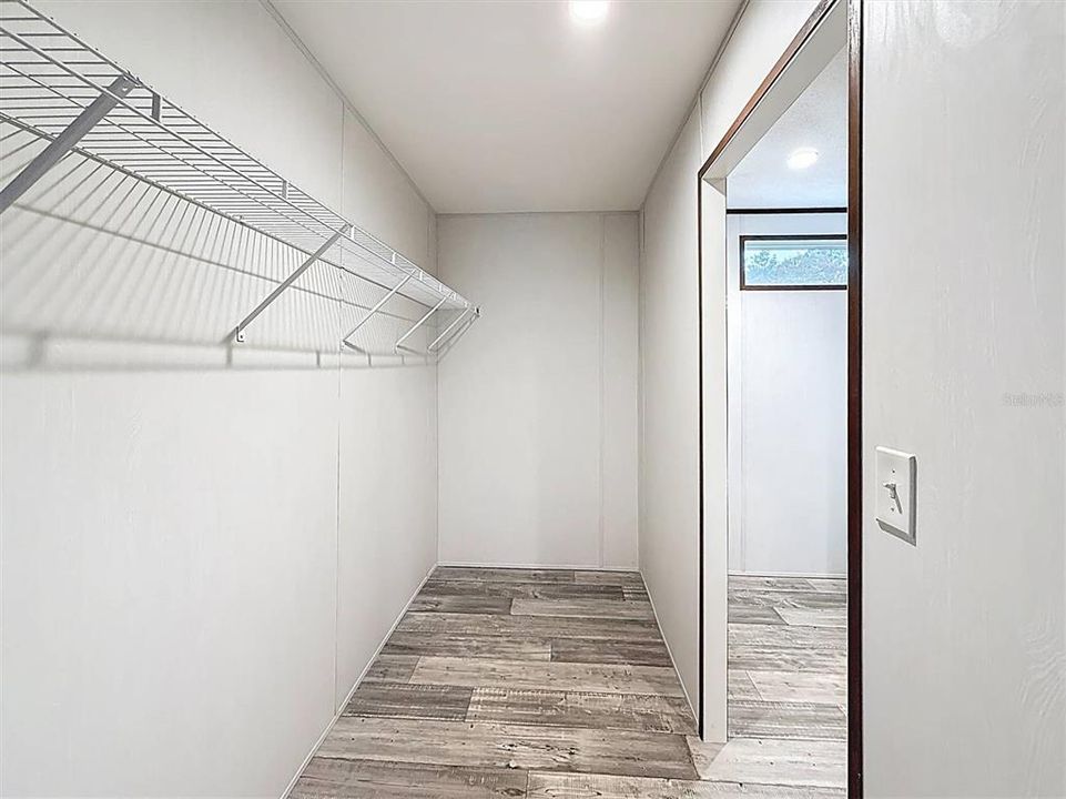 For Sale: $224,900 (4 beds, 2 baths, 1560 Square Feet)