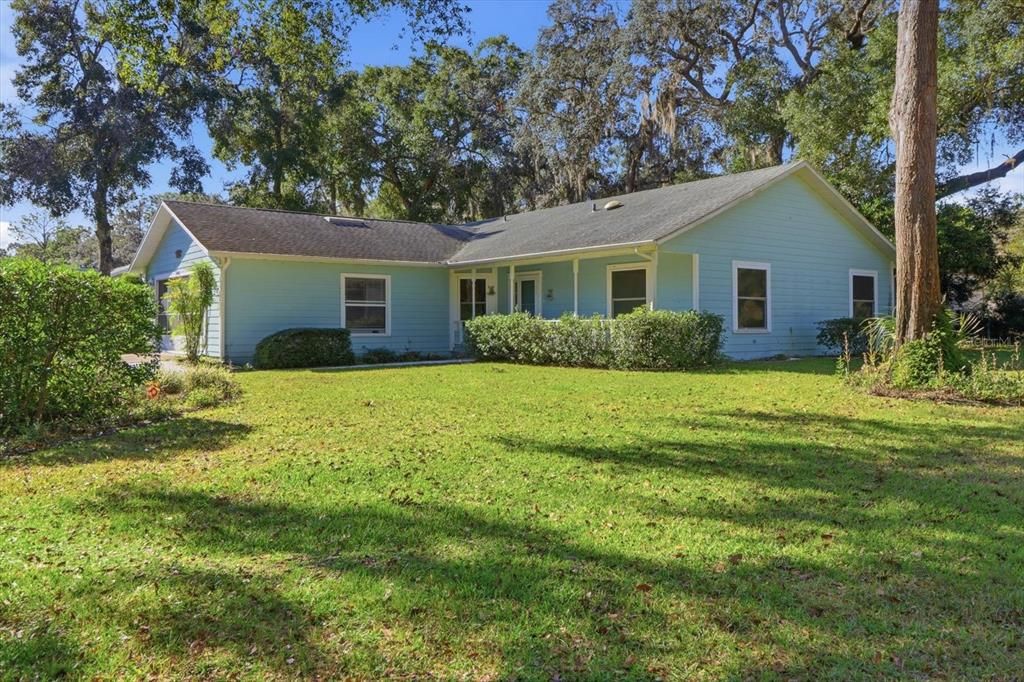 For Sale: $350,000 (3 beds, 2 baths, 1450 Square Feet)