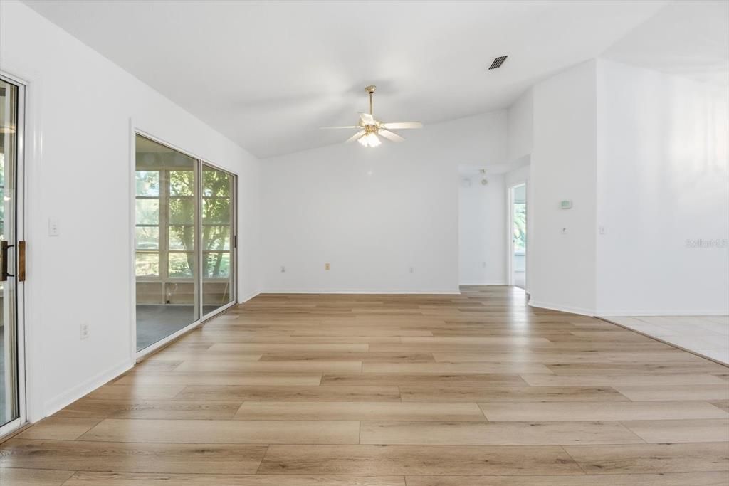 For Sale: $350,000 (3 beds, 2 baths, 1450 Square Feet)