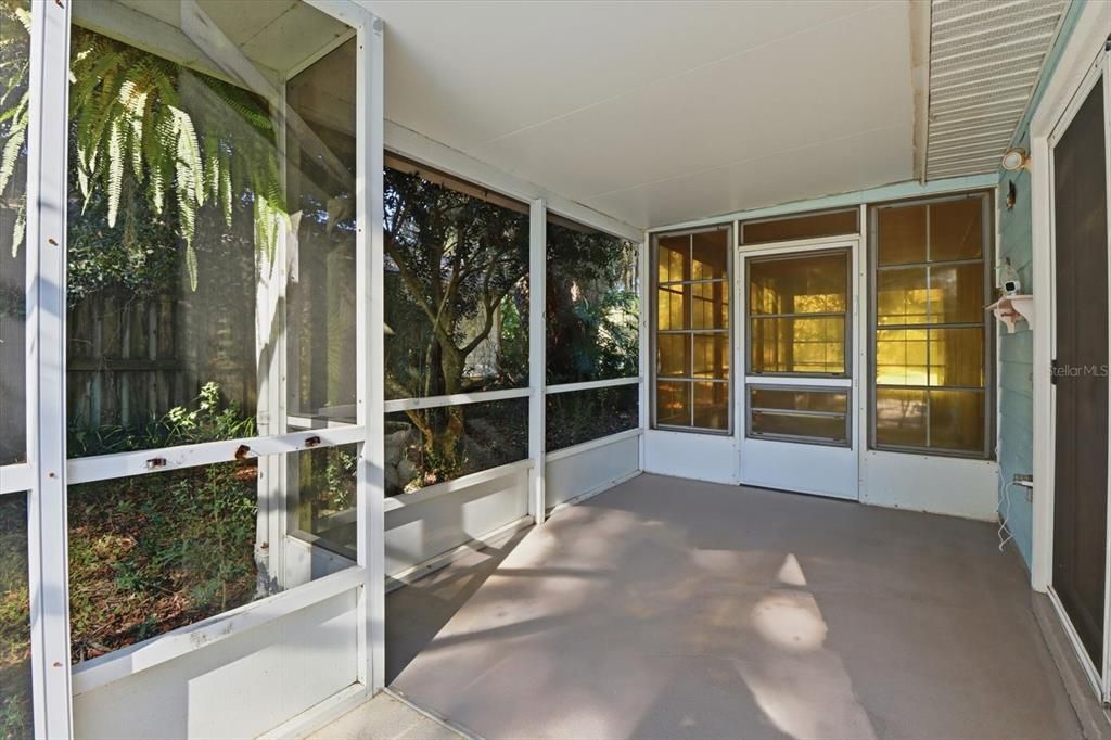 For Sale: $350,000 (3 beds, 2 baths, 1450 Square Feet)