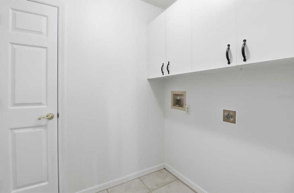 For Sale: $350,000 (3 beds, 2 baths, 1450 Square Feet)