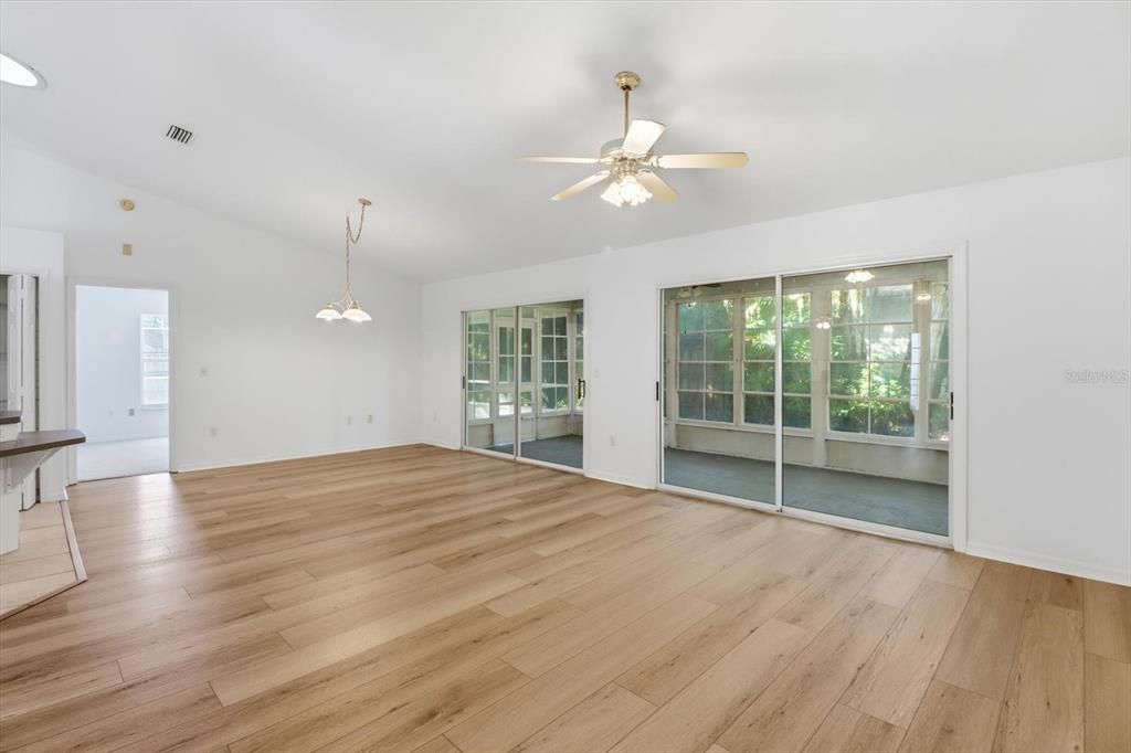 For Sale: $350,000 (3 beds, 2 baths, 1450 Square Feet)