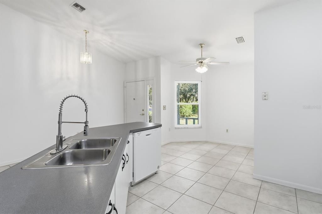 For Sale: $350,000 (3 beds, 2 baths, 1450 Square Feet)