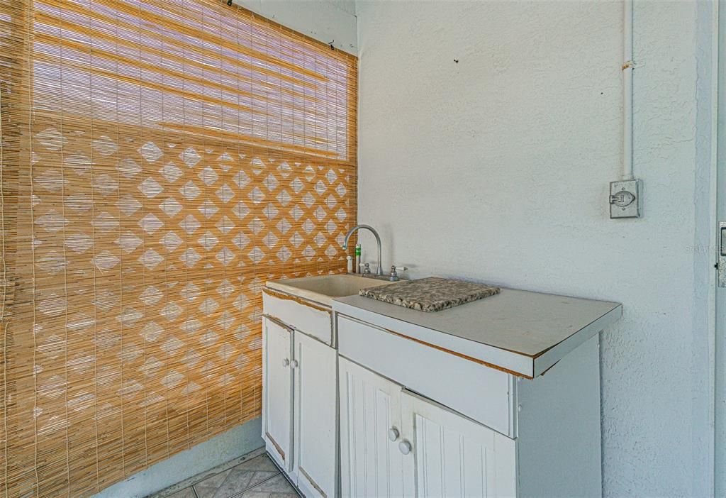 For Sale: $315,000 (2 beds, 2 baths, 1523 Square Feet)