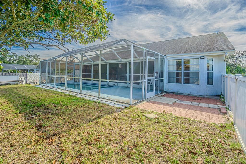 For Sale: $315,000 (2 beds, 2 baths, 1523 Square Feet)