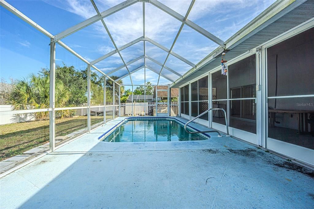 For Sale: $315,000 (2 beds, 2 baths, 1523 Square Feet)