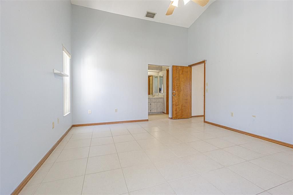 For Sale: $315,000 (2 beds, 2 baths, 1523 Square Feet)