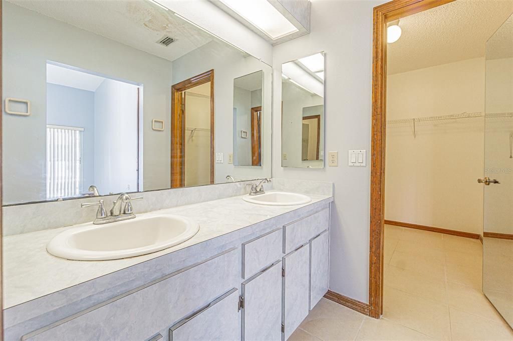 For Sale: $315,000 (2 beds, 2 baths, 1523 Square Feet)