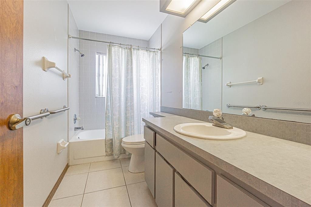 For Sale: $315,000 (2 beds, 2 baths, 1523 Square Feet)