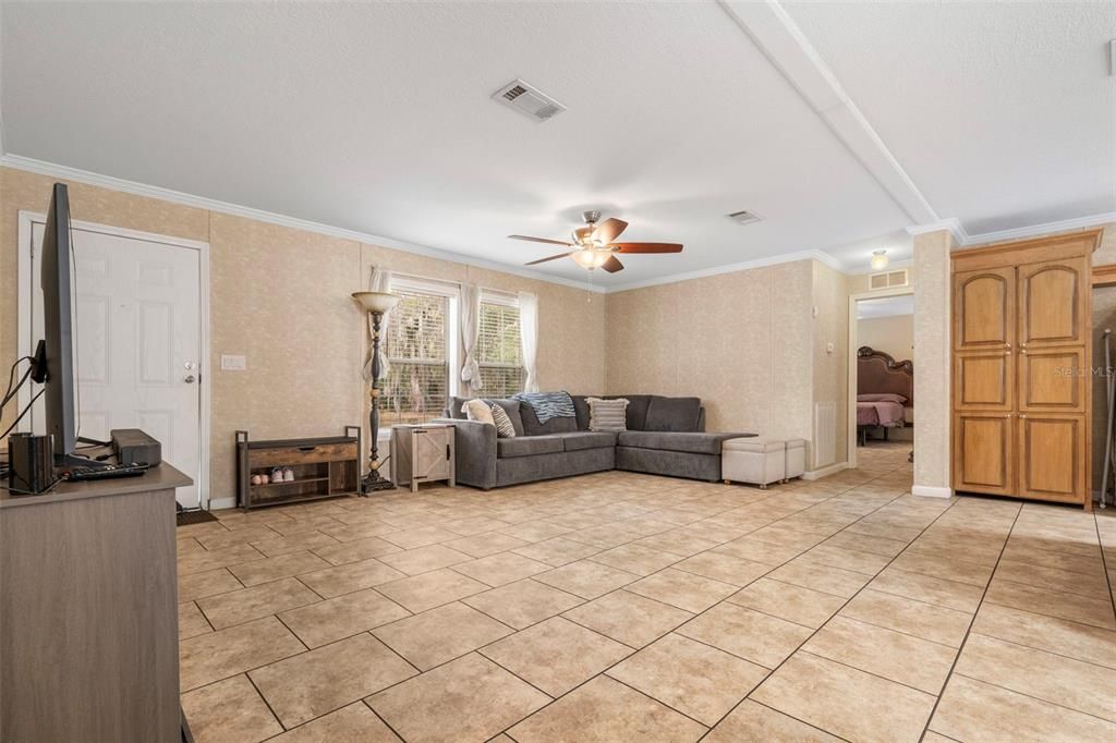 En Venta: $285,000 (3 camas, 2 baños, 1458 Pies cuadrados)