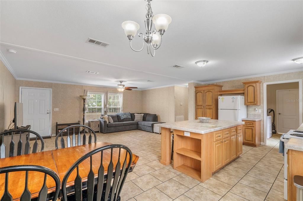 En Venta: $285,000 (3 camas, 2 baños, 1458 Pies cuadrados)