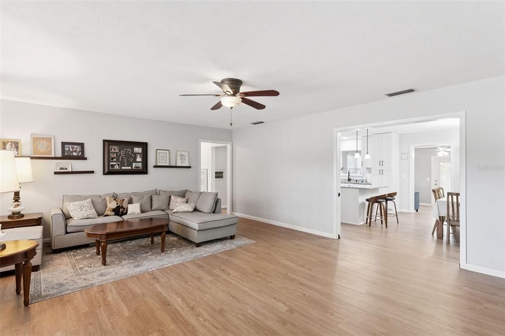 For Sale: $385,000 (3 beds, 2 baths, 1779 Square Feet)