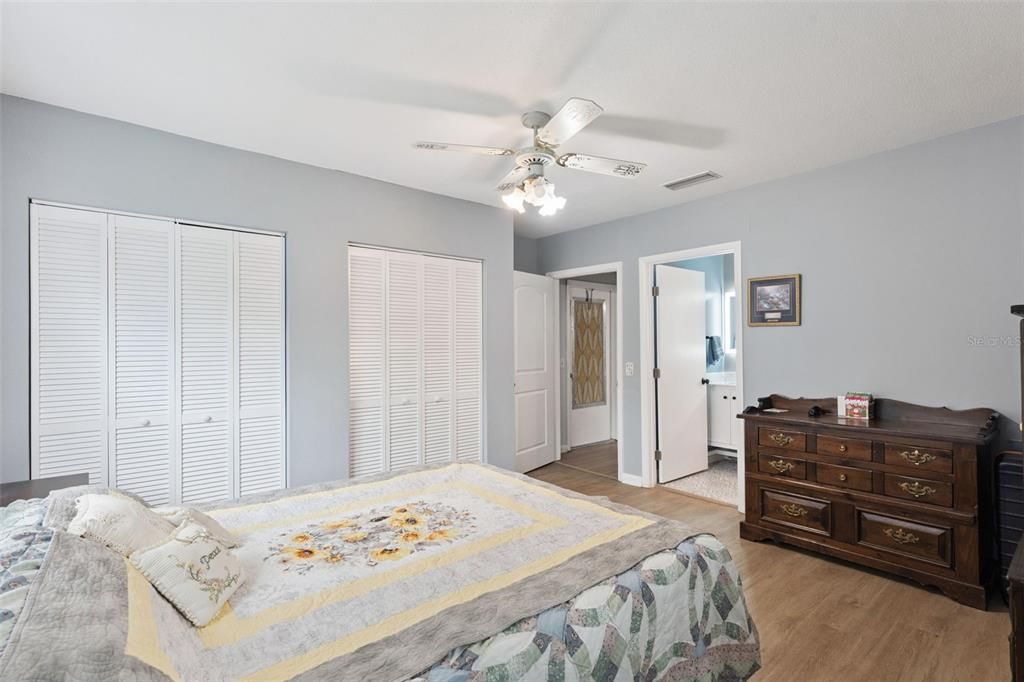 For Sale: $385,000 (3 beds, 2 baths, 1779 Square Feet)