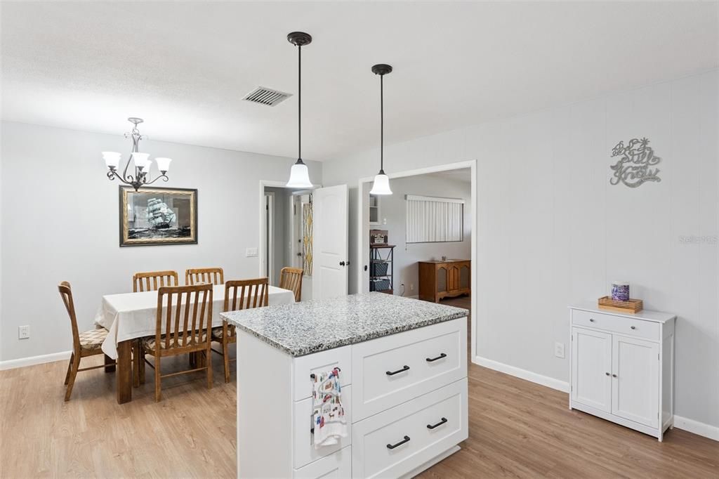 For Sale: $385,000 (3 beds, 2 baths, 1779 Square Feet)