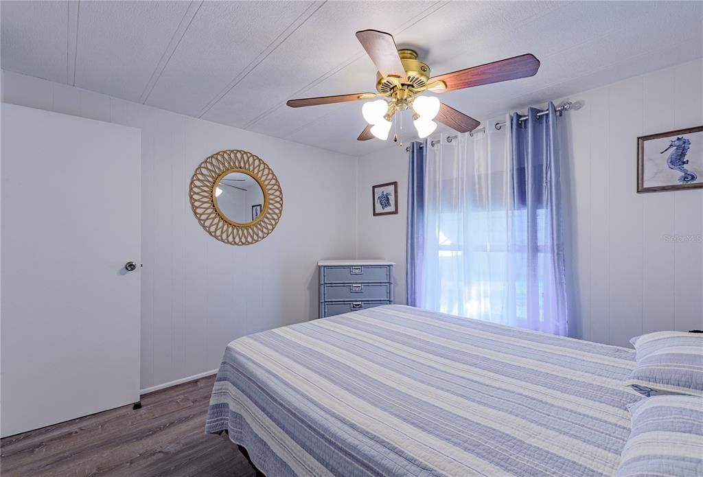 For Sale: $174,900 (2 beds, 2 baths, 1008 Square Feet)