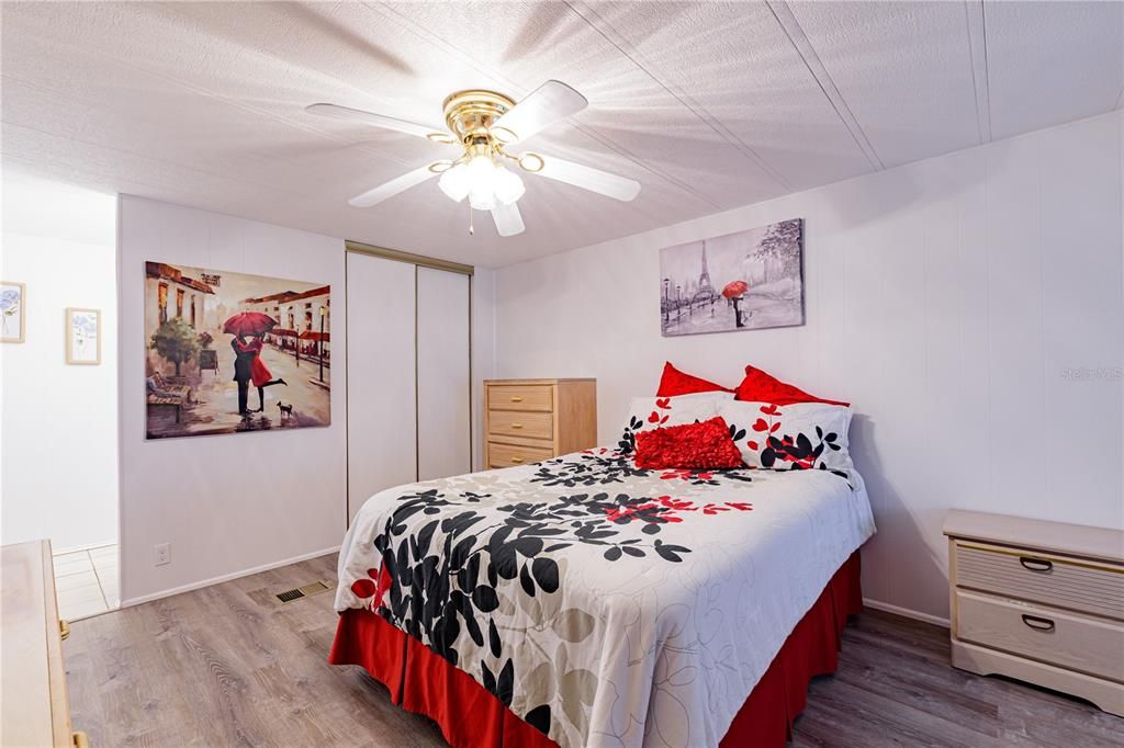 For Sale: $174,900 (2 beds, 2 baths, 1008 Square Feet)