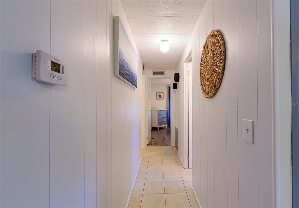 For Sale: $174,900 (2 beds, 2 baths, 1008 Square Feet)