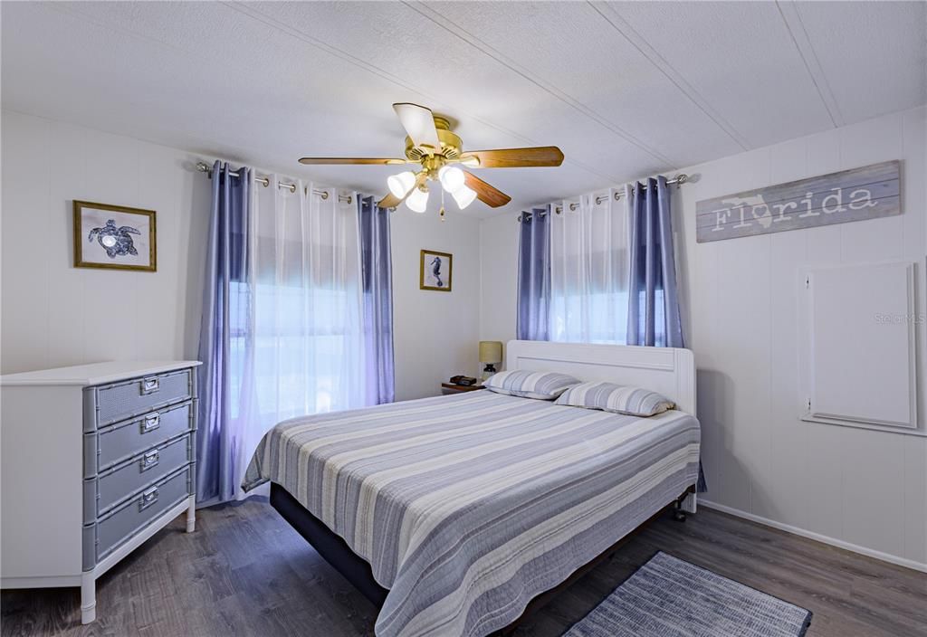 For Sale: $174,900 (2 beds, 2 baths, 1008 Square Feet)