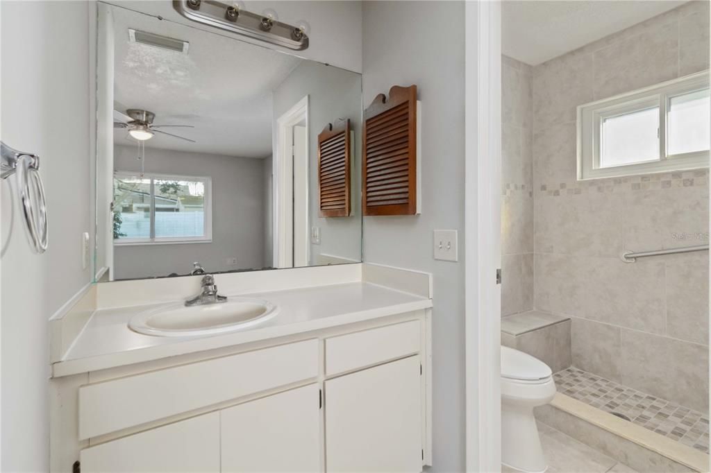 For Sale: $370,000 (3 beds, 2 baths, 1240 Square Feet)