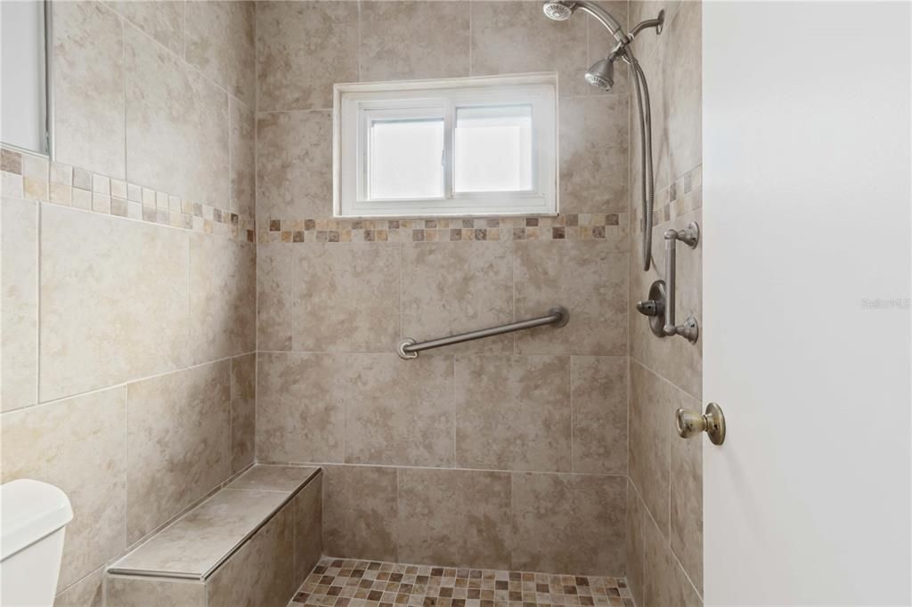 For Sale: $370,000 (3 beds, 2 baths, 1240 Square Feet)