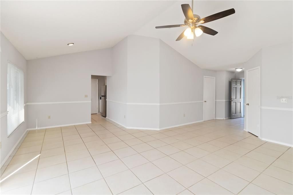 For Sale: $370,000 (3 beds, 2 baths, 1240 Square Feet)