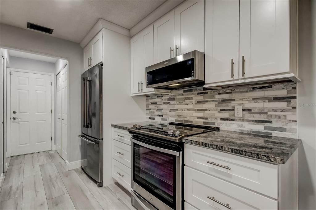 For Sale: $329,900 (2 beds, 2 baths, 1350 Square Feet)