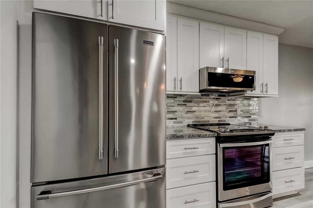 For Sale: $329,900 (2 beds, 2 baths, 1350 Square Feet)