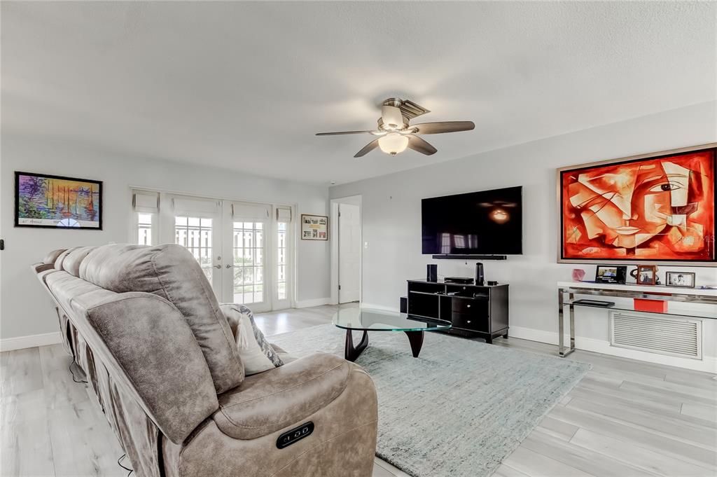 For Sale: $329,900 (2 beds, 2 baths, 1350 Square Feet)