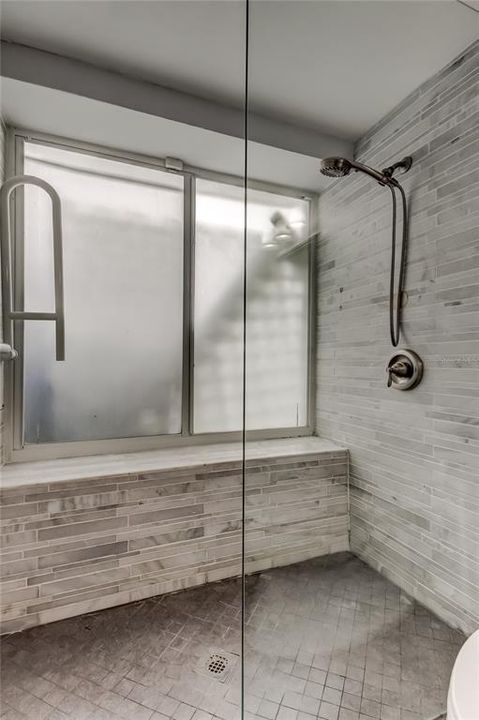 For Sale: $329,900 (2 beds, 2 baths, 1350 Square Feet)