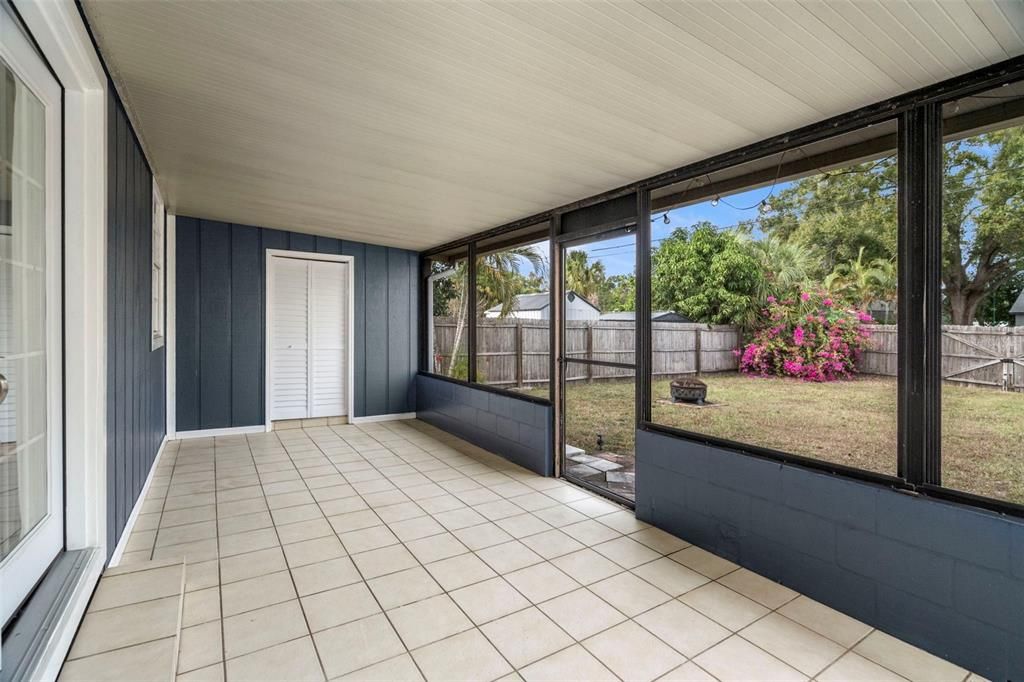 待售: $319,900 (3 贝兹, 1 浴室, 1064 平方英尺)