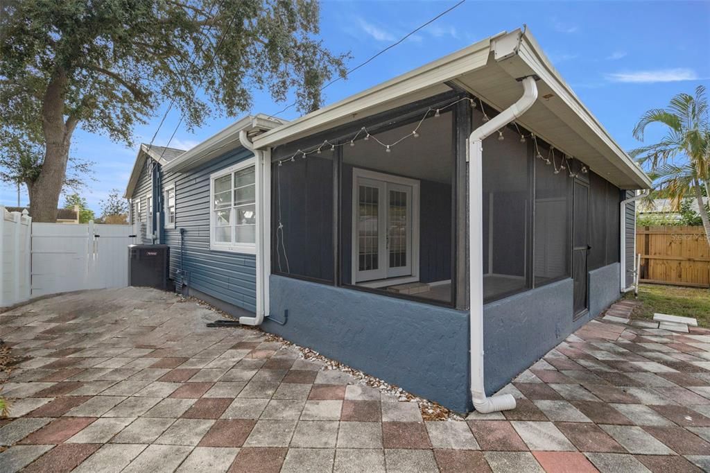 待售: $319,900 (3 贝兹, 1 浴室, 1064 平方英尺)